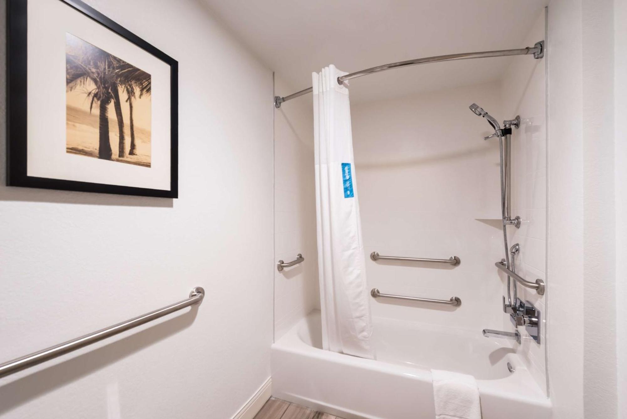 Hampton Inn Channel Islands Harbor Окснард Екстериор снимка