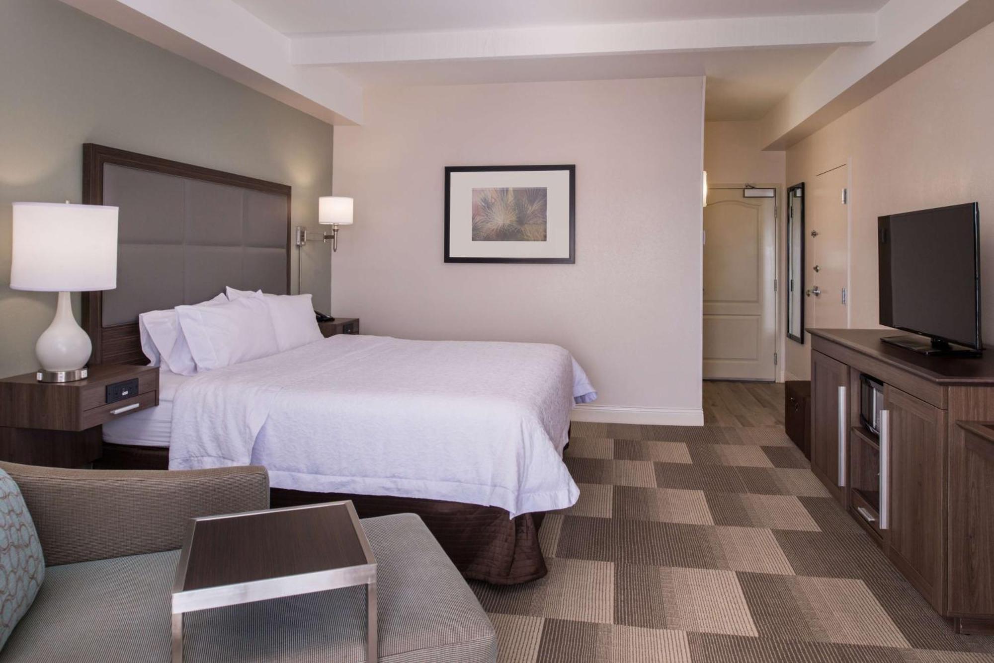 Hampton Inn Channel Islands Harbor Окснард Екстериор снимка