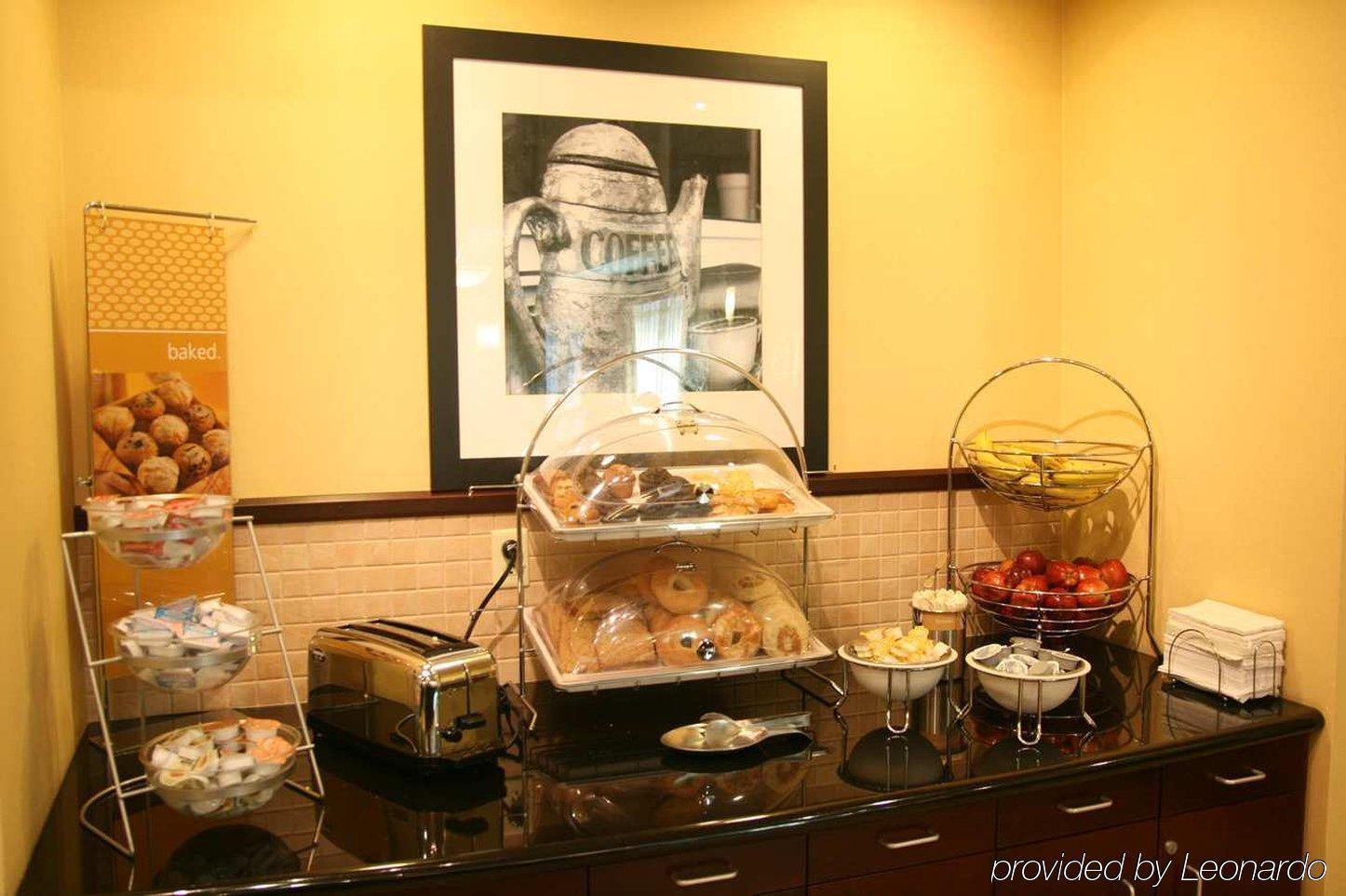 Hampton Inn Channel Islands Harbor Окснард Ресторант снимка