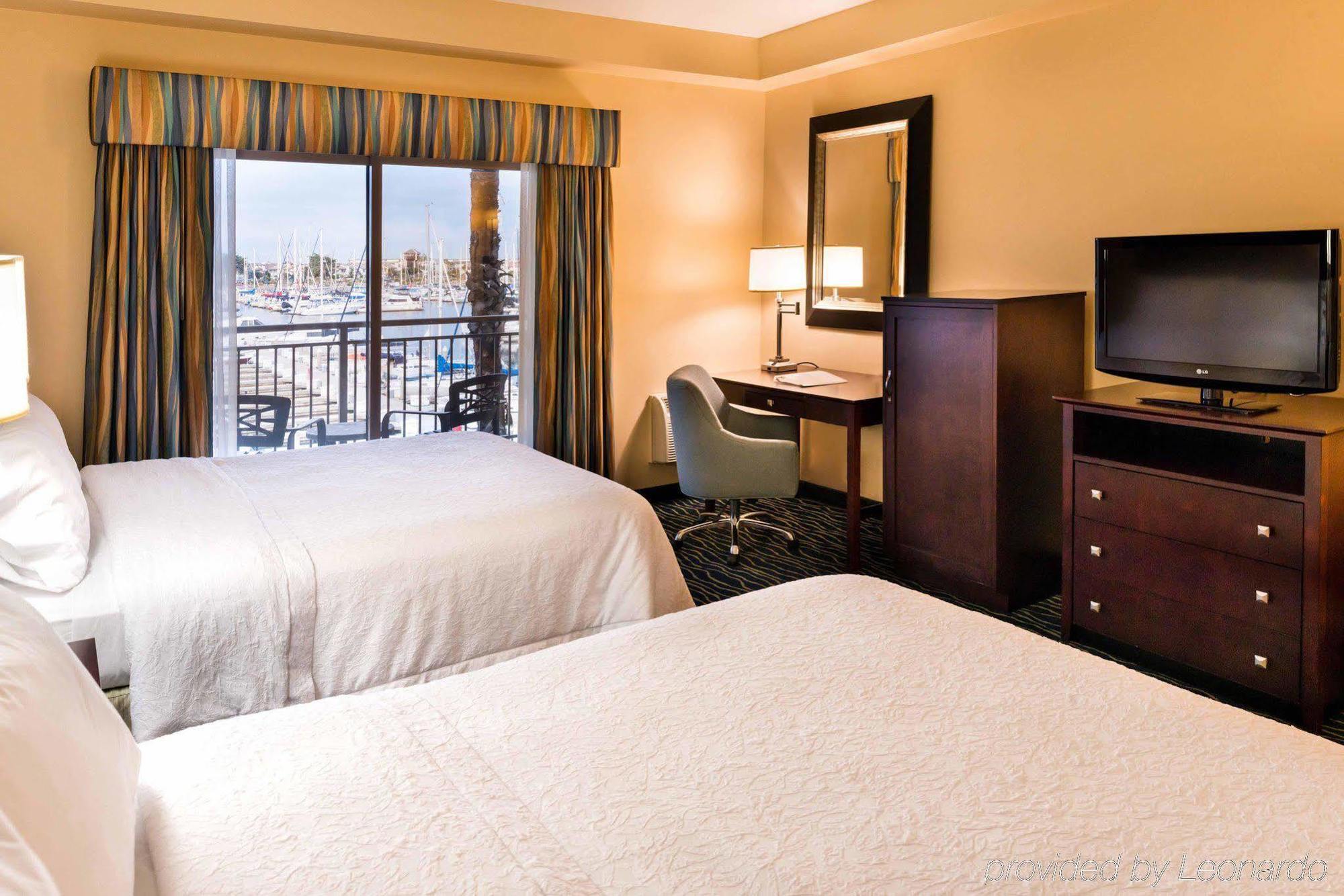 Hampton Inn Channel Islands Harbor Окснард Екстериор снимка