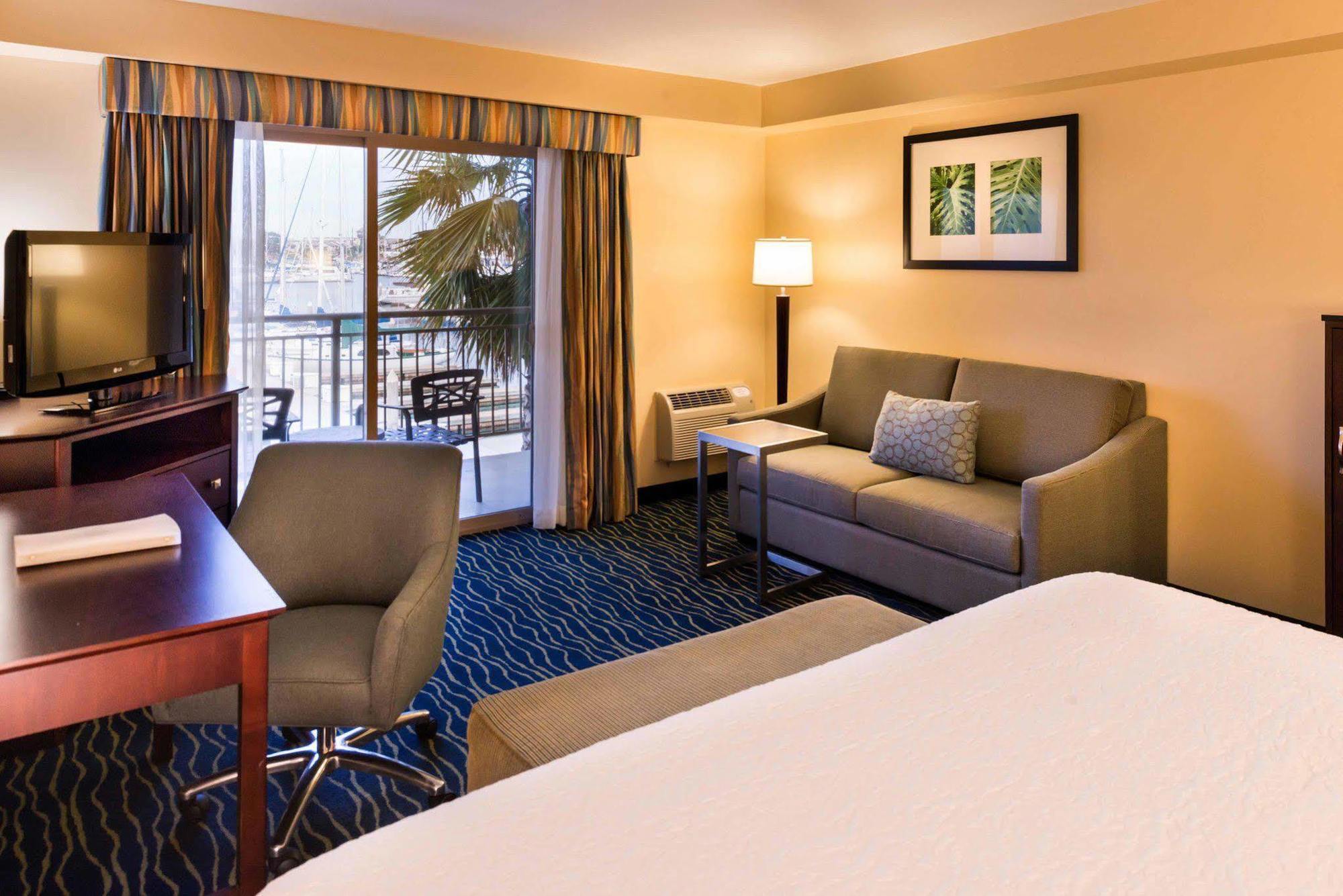 Hampton Inn Channel Islands Harbor Окснард Екстериор снимка